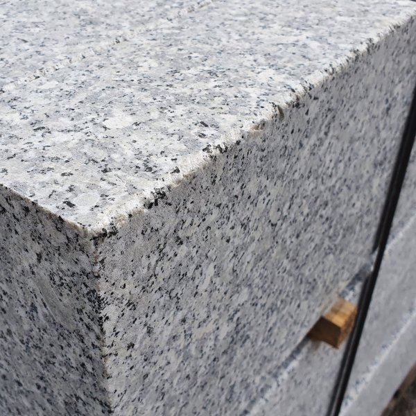 Granit Bordstein Naturstein 10 x 20 x 100 cm Leistenstein grau