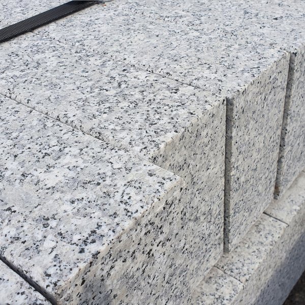 Granit Bordstein Naturstein 8 x 25 x 100 cm Leistenstein grau